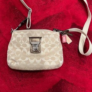 LIKE NEW Coach crossbody